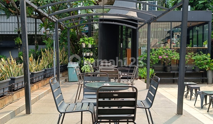 Jual Tanah + Usaha Cafe , Coffee Shop + Oper Kontrak Padel Court