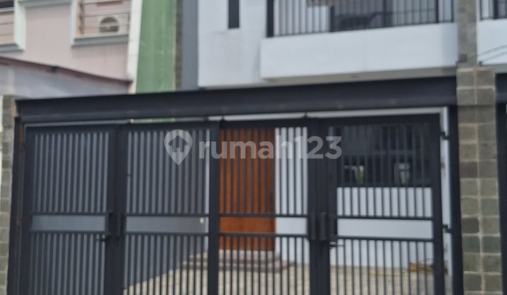 Rumah Baru Siap Huni Lokasi Strategis di Meruya Jakarta Barat 2