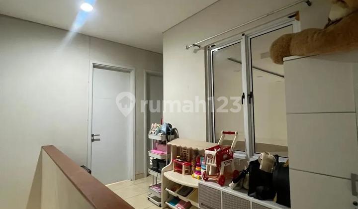 Dijual Rumah Rapi Semi Furnished di Greenwich BSD City