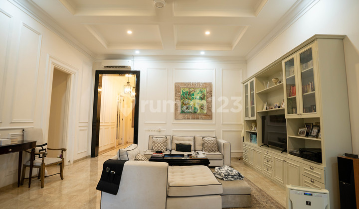 Rumah Mewah Elegant Furnished di Kemang  Dalam Jakarta Selatan