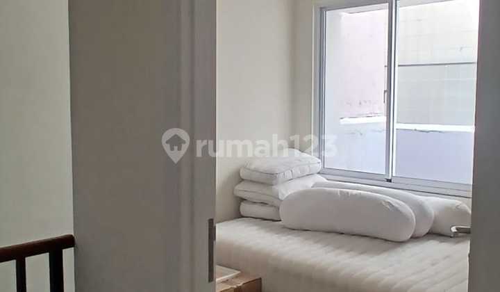 For Sale Quickly, Fully Furnished Neat House in Symphony Gading Serpong