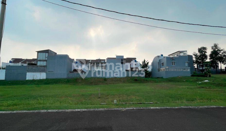 Kavling Luas Hadap Danau di Cluster Amalfi Gading Serpong