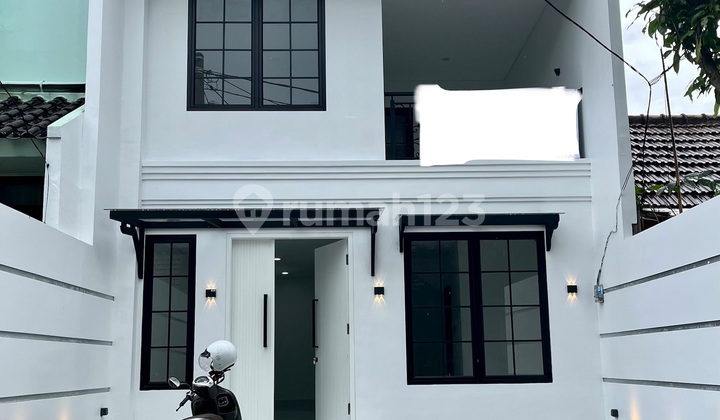 Rumah 2 Lantai Siap Huni Taman Venesia Sentul City Bogor