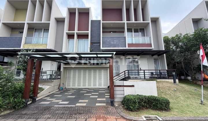 Rumah Hoek Full Furnished Mozart Symphonia