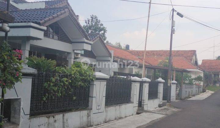 tampak depan dijual murah rumah bagus shm