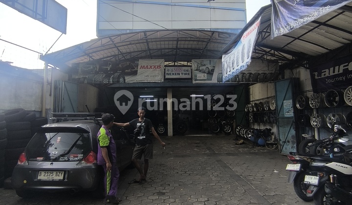 For Sale: 1.5-Story Shophouse, Width 9x28.5m², Highly Strategic Location on Arterial Roadside Jalan Panjang Raya in Pos Pengumben, Sukabumi, Kebon Jeruk, West Jakarta. #hamdan 2