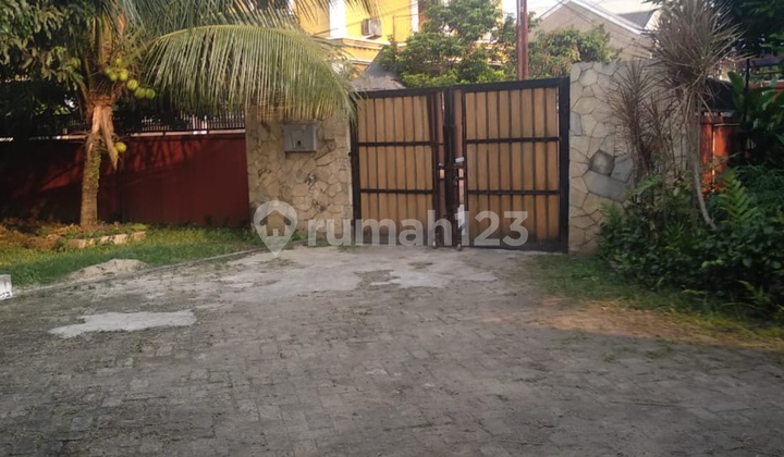 tampak depan jual rumah 2lt.tanah luas &