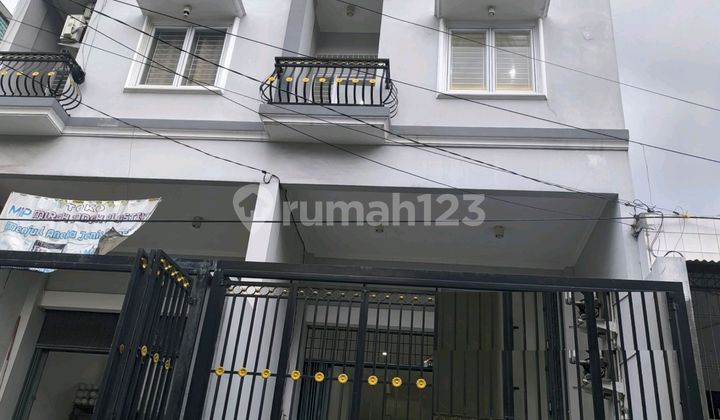 Di Jual Ruko Baru + Hunian Teluk Gong, 3,5 Lantai 5X15 Strategis Tepi Jalan Utama A1 Teluk Gong, Penjaringan, Jakarta Utara.#Hamdan Di Jual Ruko Baru + Hunian Teluk Gong, 3,5 Lantai 5X15 Strategis Tepi Jalan Utama A1 Teluk Gong, Penjaringan, Jakarta Utara.#Hamdan