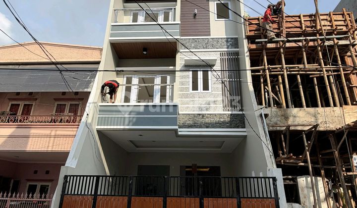 Di Jual Rumah Baru Tomang 3,5 Lantai,6X15 Lokasinya Startegis Tengah Kota Tomang Mandala, Grogol Jakarta Barat#Hamdan
