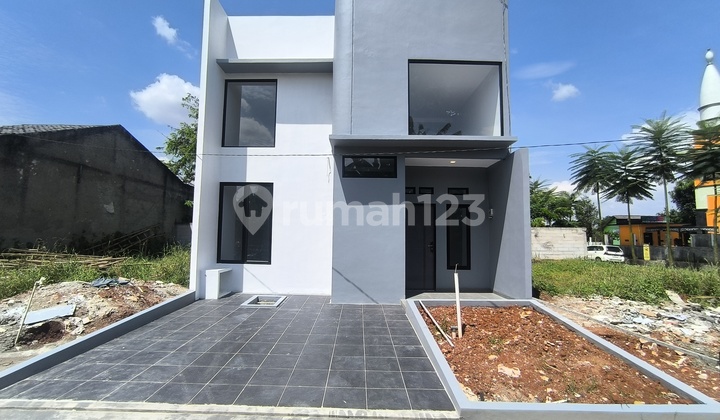 Di Jual Rumah Baru Santorini Gunung Sindur 1,5 Lantai 6,8X15 dengan Desain Mezzanine Loft Lokosi di Perumahan Taman Sari Bukit Damai, Gunung Sindur, Bogor Jawa Barat.#Hamdan