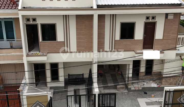 For Sale New 2.5-Story House. 8x13m² Strategic Location in Front of a Field and Close to Tandur, Duri Kepa, Kebon Jeruk, West Jakarta #hamdan 2