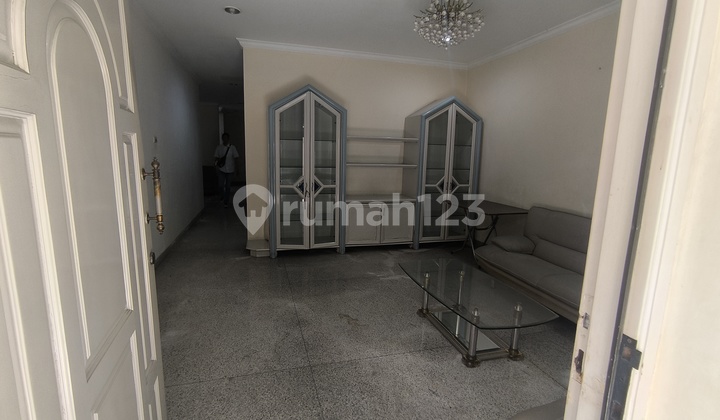 Di Jual Rumah Siap Huni 3 Lantai ,8X18 Masih Bagus Lokasi Dalam Komplek Greenville ,Taman Ratu Jakarta Barat.#Hamdan 2