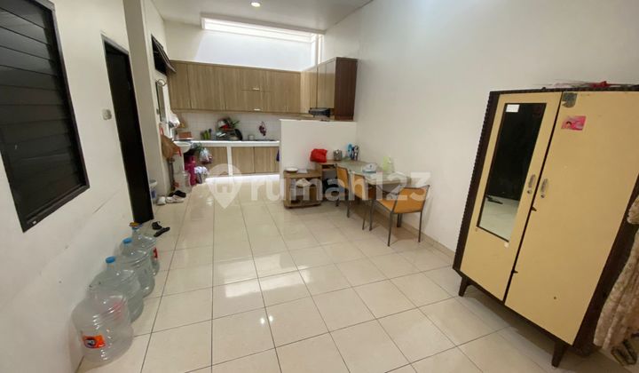 Di Jual Rumah Taman Ratu,3 Lantai 7X18 Siap Huni Masih Bagus dan Terawat Lokasi Kompleks Taman Ratu, Jl.dahlia Duri Kepa, Kebon Jeruk, Jakarta Barat.#Hamdan 2
