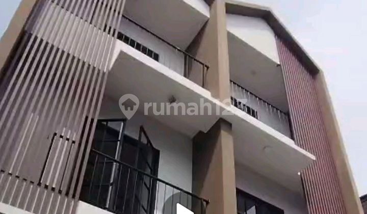 Di Jual Rumah Baru Taman Ratu,3 Lantai 3,5X17 Siap Huni Desain Modern Klasik Lokasi Strategis Taman Ratu, Duri Kepa, Kebon Jeruk, Jakarta Barat.#Hamdan