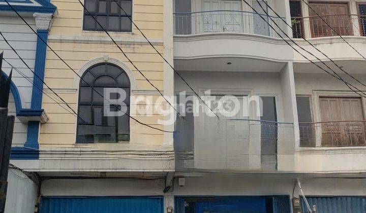 Ruko Komersial 4 lantai Strategis , Cocok untuk Usaha Kantoran , Restoran , Klinik,  di Pusat Jalan Utama Greenville, Bebas Banjir, Dekat  Pusat Kuliner, Perkantoran, Bank , Sekolah 1