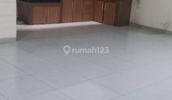 Rumah 3 Lantai, Semi Furnished, Siap Huni, Taman Ratu,, Jakarta Barat Rumah Kontrakan K1q101 2