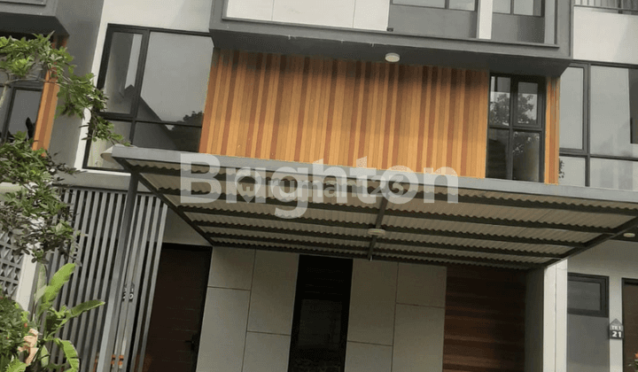 Rumah minimalis 2,5 lantai masih baru plus kitchen set dan AC 1