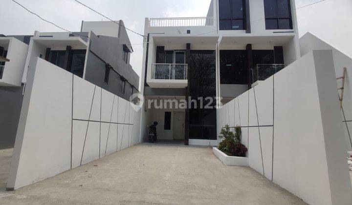 Rumah Mewah Ready Siap Huni Di Jakarta Timur Dekat Mall Arion 2 Lantai Lokasi Strategis