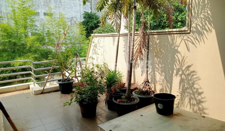 Cheap House for Sale in East Cideng (Below NJOP)