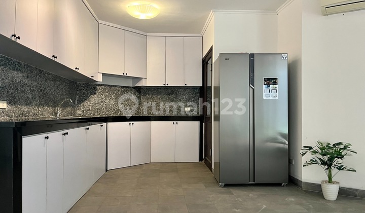 Dijual / Disewakan Rumah di Ancol ( Style Modern Tropical Resort)