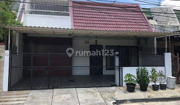 Rumah 2 Lantai Bagus SHM di Tanjung Duren Selatan, Jakarta Barat 1