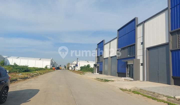 For Rent Laksana Warehouse (Hook) Brand New