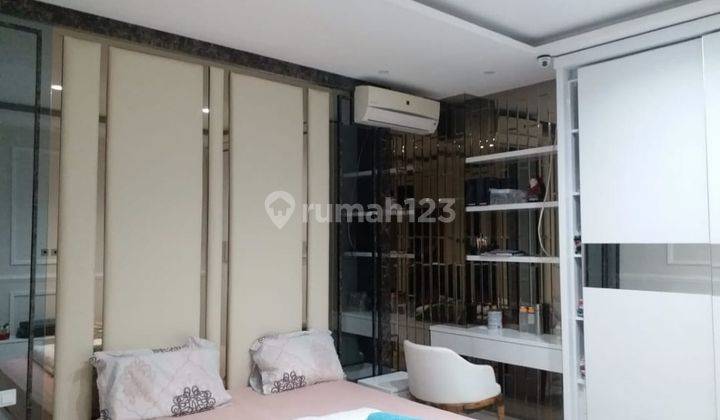 Dijual Rumah 2 Lantai Furnished Sudah SHM Tomang Jakarta Barat 2