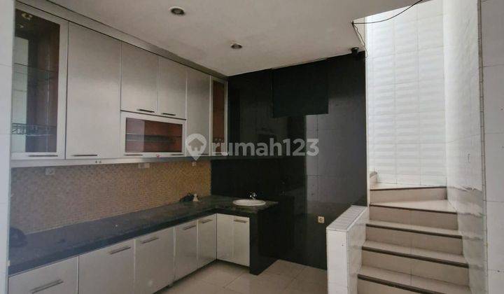 Disewakan Rumah Grisenda 3+1 Bedroom Jakarta Utara 2