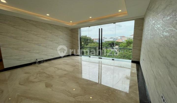 For Sale House With The Best Facilities In Garden Island 3 Pik North Jakarta