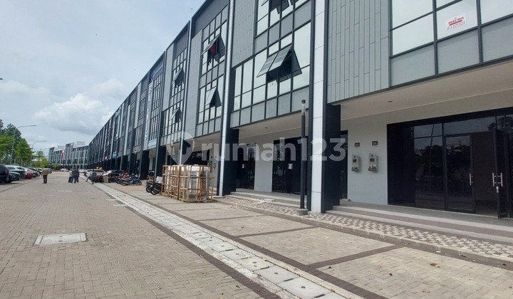 For Quick Sale: Soho Orchard Pik 2 Shop House (8x18) Brand New For Quick Sale: Soho Orchard Pik 2 Shop House (8x18) Brand New