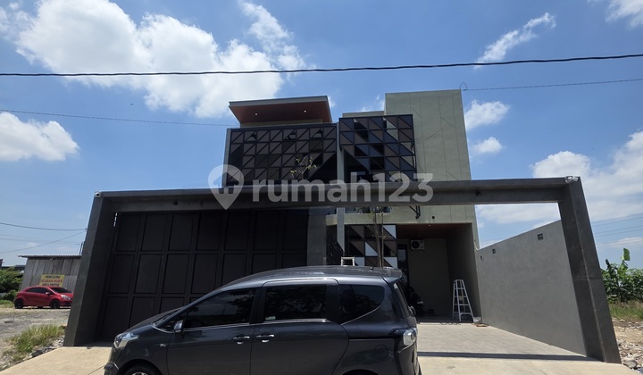 Jual Rumah Modern Minimalis Include Furnish Area Solo Baru 1,99 Milyar