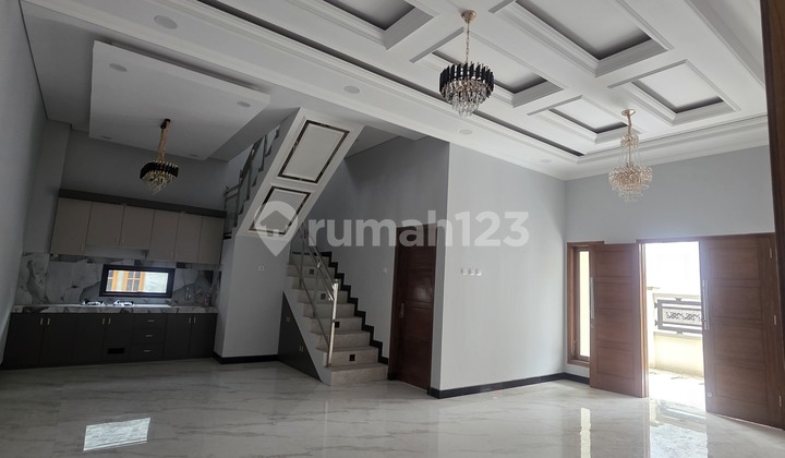 For Sale 2-Story House Near Dr. Oen Solo Baru Hospital 2.6 Billion 2