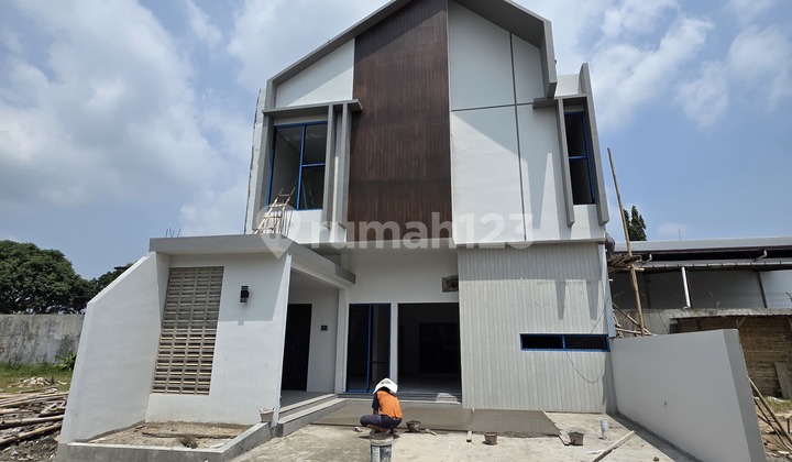 Scandinavian House in Solo Baru Business Center Area, 1.95 Billion