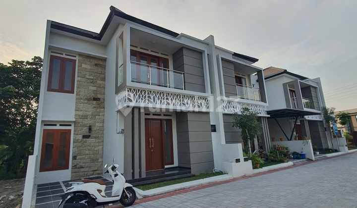 Jual Rumah Cluster 2 Lantai Dekat Al Azhar Solo Baru 800Jt An