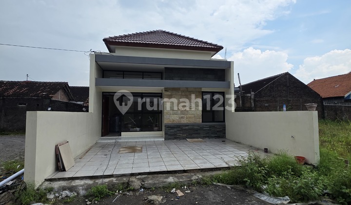 Sell House Near Al Azhar Solo Baru 450 Million Sell House Near Al Azhar Solo Baru 450 Million