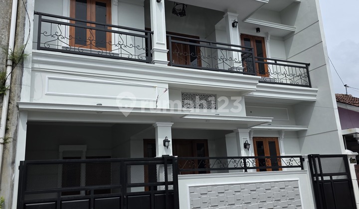 Jual Rumah Baru 2 Lantai Gentan Solo 1,05 Milyar