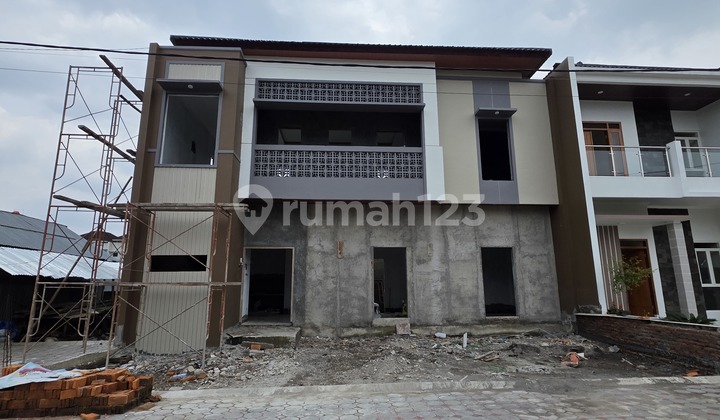 Jual Rumah Baru 2 Lantai Gentan Solo 1,5 Milyar