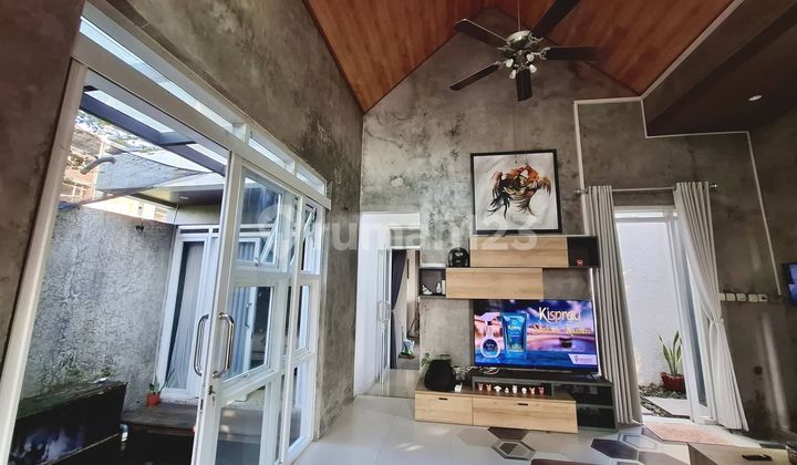 Mezzanine House Near Al Azhar Solo Baru 1.6 Billion 2