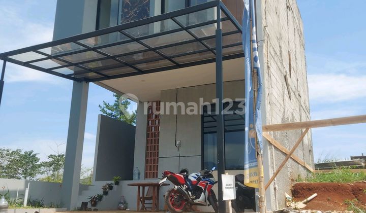 First Home Promotion: New Minimalist House with Spectacular View in Cikutra Area, Near Gedung Sate, Itenas, Dago, Riau, ITB, 2 Floors, 3 Bedrooms, 1 SHM, Very Affordable.