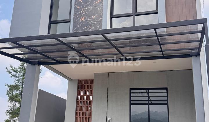 Dijual Rumah Villa di Pusat Kota Bandung