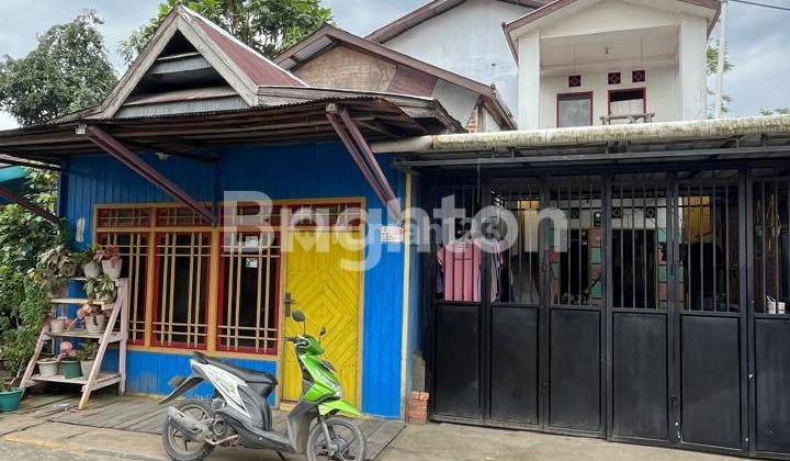 RUMAH DI BELAKANG KANTOR DPR 1