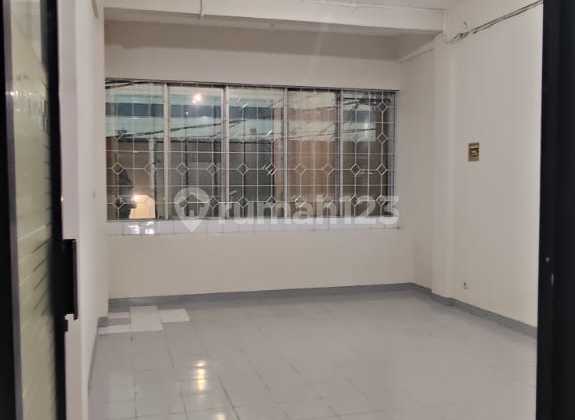 For Rent 3-Story Shop House, Strategic Location, In Harmoni Cimone Tangerang