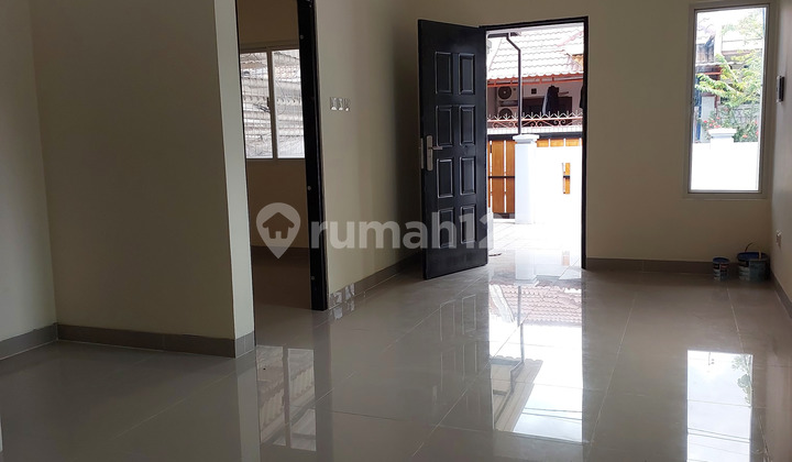 For Sale Nice House, Green Environment, In Sector 6 Gading Serpong For Sale Nice House, Green Environment, In Sector 6 Gading Serpong
