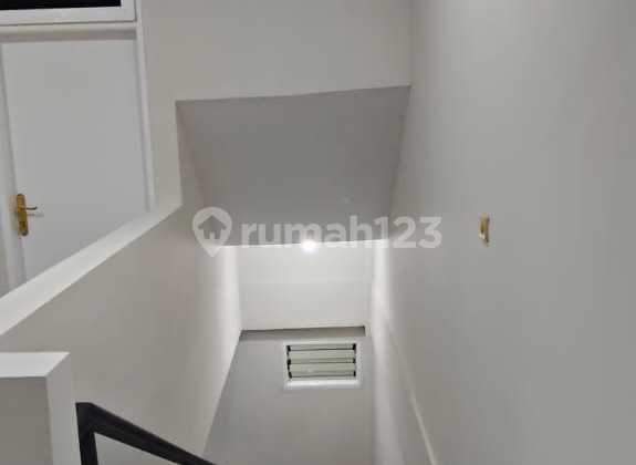 For Rent 3-Story Shop House, Strategic Location, In Harmoni Cimone Tangerang