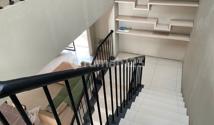 Dijual Rumah Bagus, Lingkungan Asri, di Cluster Heliconia, De Park, Bsd 2