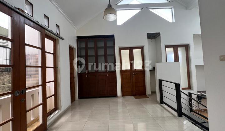 Bintaro Sektor 9, Maleo | Rumah Siap Huni, EV Charge Ready 7700 (token)