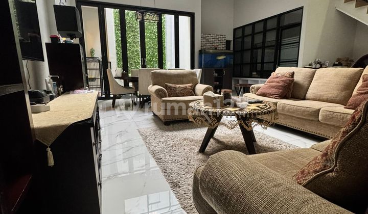 Rumah 3 Lantai di Menteng Bintaro Ada Rooftop Buat Santai 2