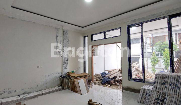 RUMAH BARU TYPE MINIMALIS 3,5 LANTAI DI KAVLING POLRI GROGOL PETAMBURAN JAKARTA BARAT 2