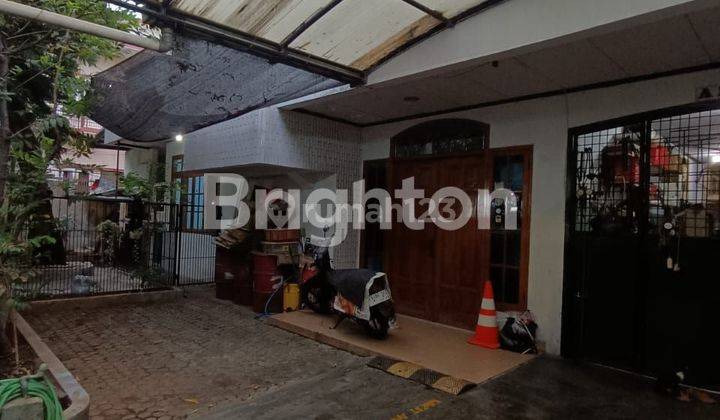 RUMAH HOOK 2 LANTAI LUAS DI KAVLING POLRI JELAMBAR JAKARTA BARAT 1