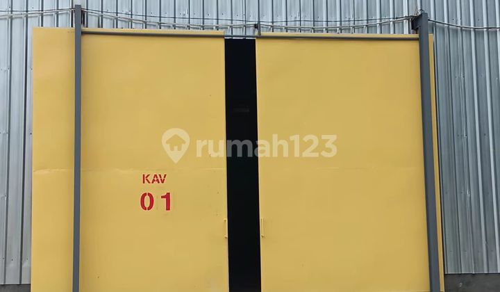 Wide Warehouse Strategically Located in Jelambar, West Jakarta Wide Warehouse Strategically Located in Jelambar, West Jakarta